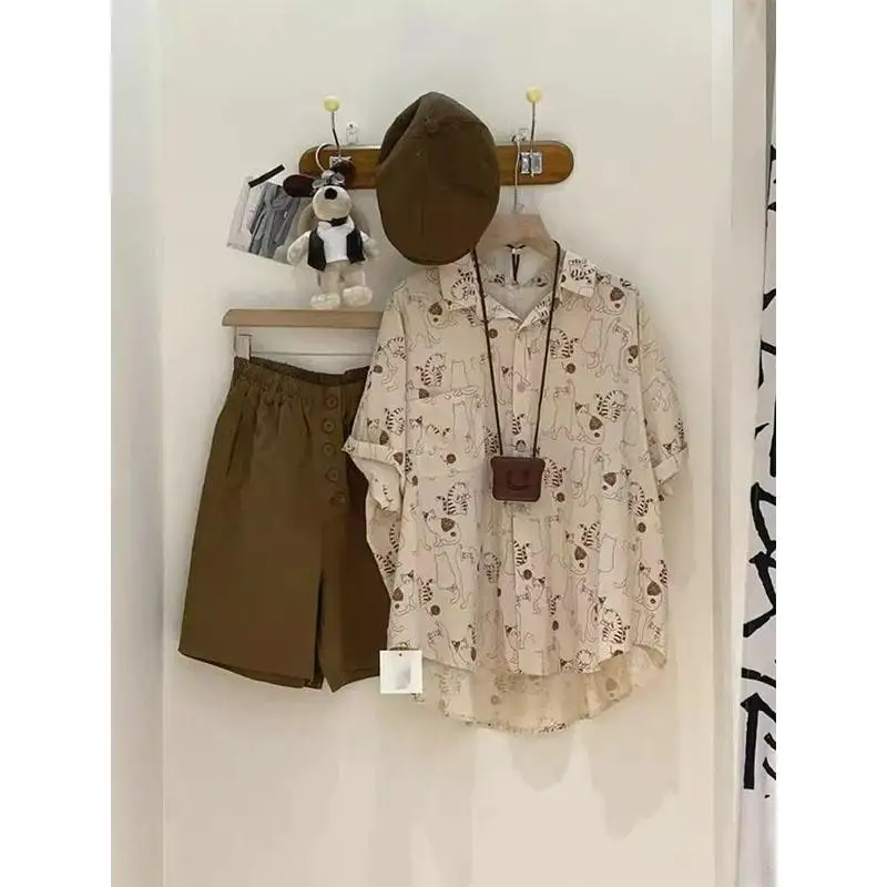 

Специальный спортивный костюм большого размера в корейском стиле для колледжа, повседневный комплект из рубашки и шорт из двух частей для мужчин и женщин