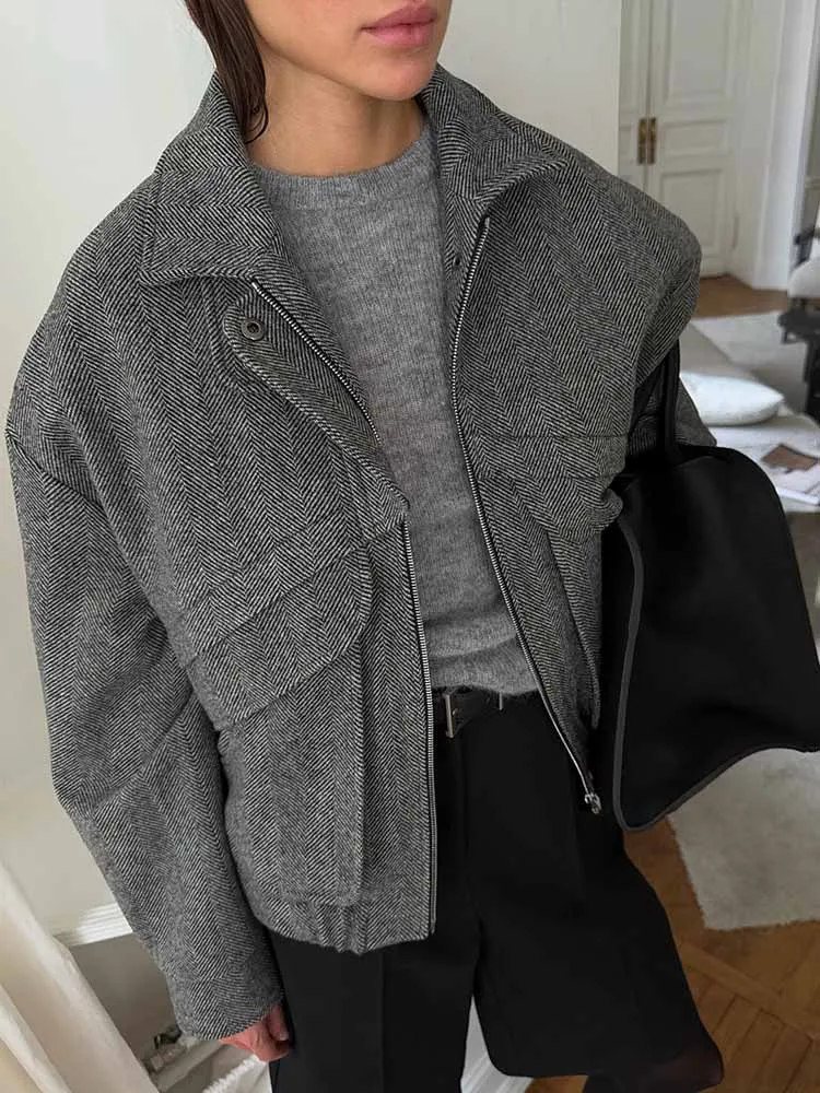 

BKQU Chic Retro Bomber Jackets Women Stand Collar Zipper Loose Pocket Thick Woolen Coat 2025 Autumn Winter High Street Outerwear