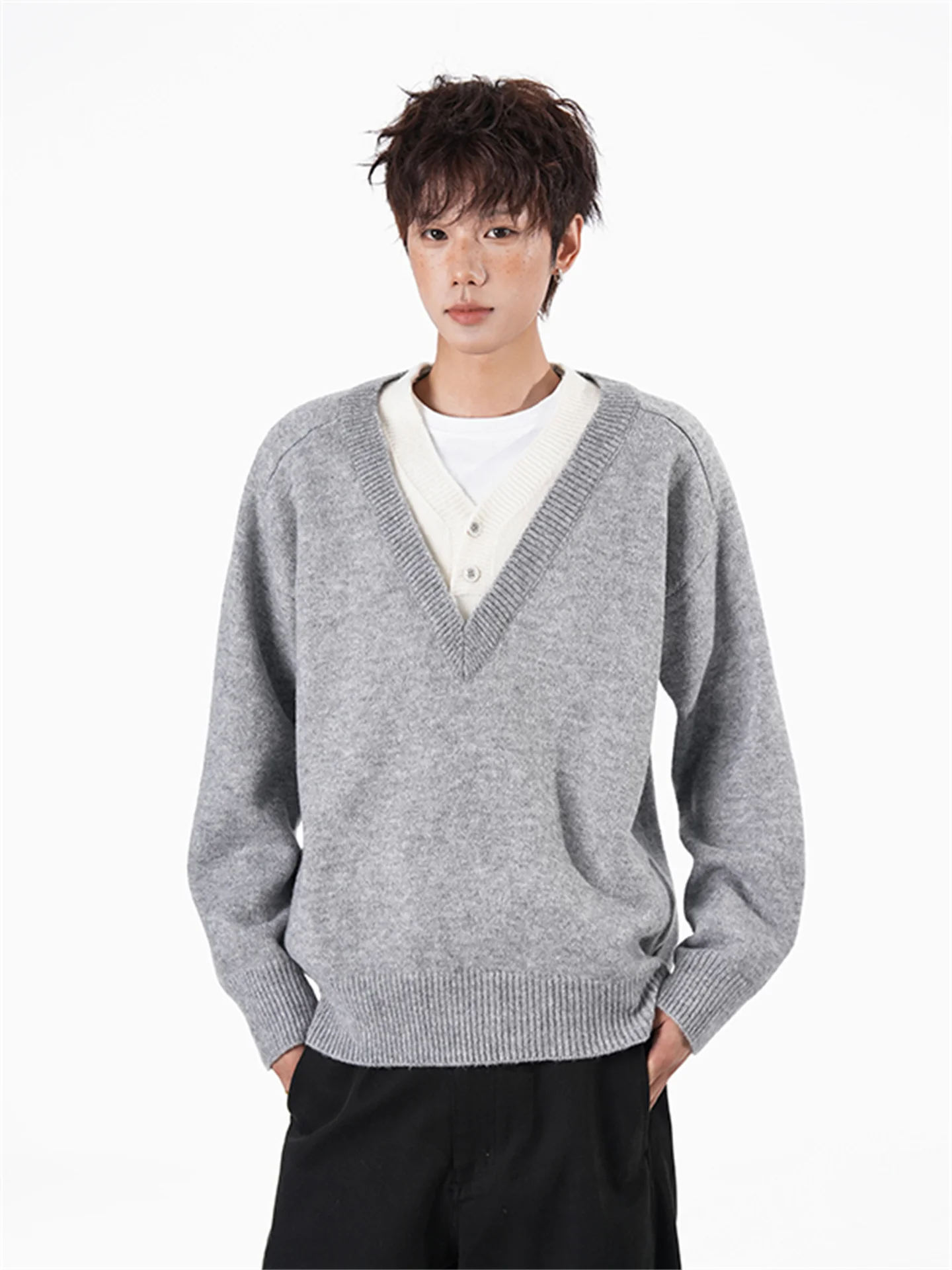 

Korean Sle Casual V-Ne Knitted Sweater Fake Two-Piece Men's Autumn Winter Leisure Wear Lazy Aosphere High-End Feeling