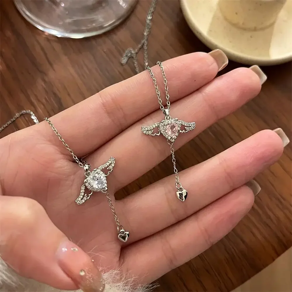 

Crystal Angel Wings Heart Pendant Necklaces Ladies Girl Simple Y2K Pink White Zircon Love Elegant Necklace Women Jewelry Gifts