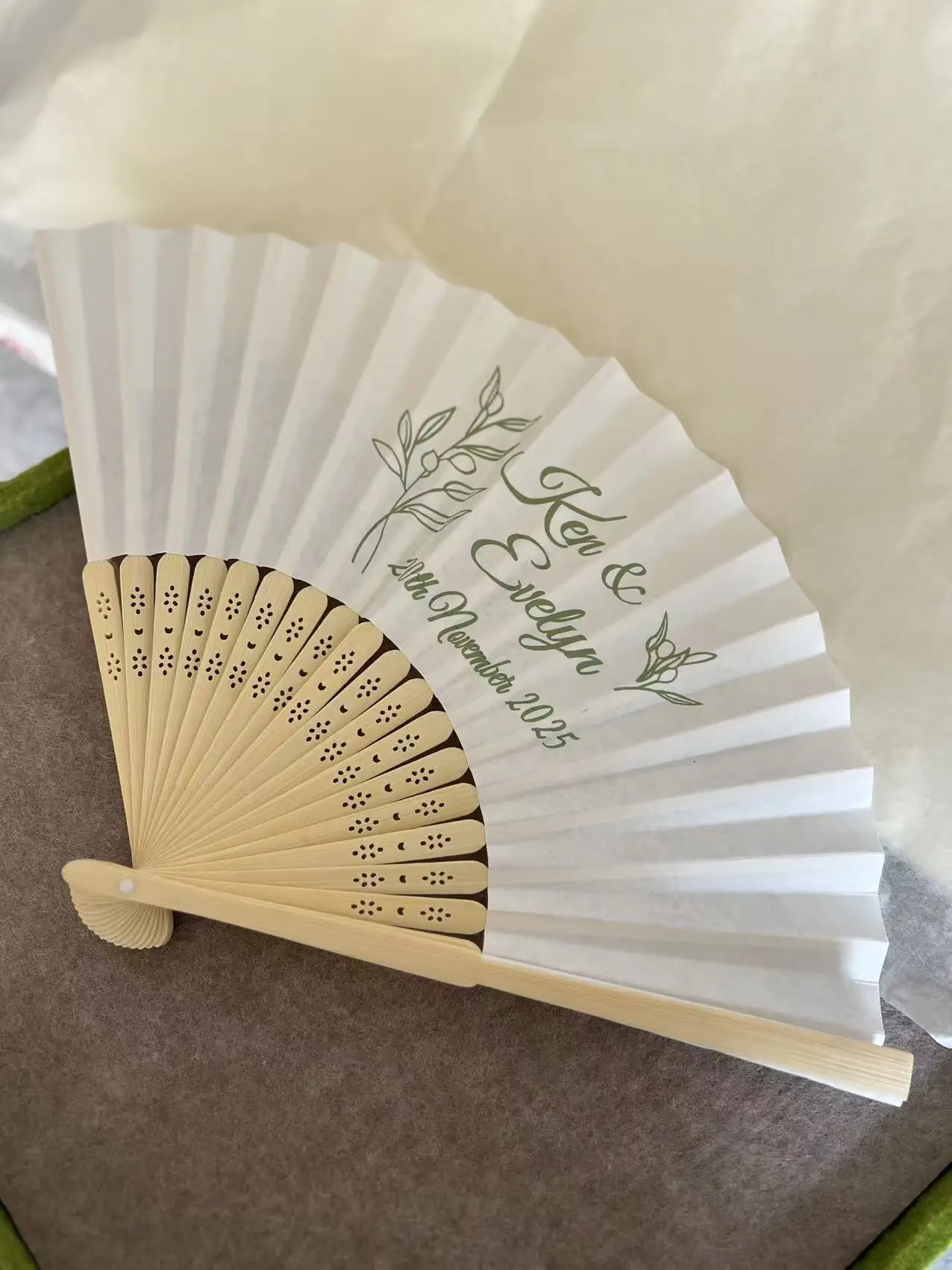 100pcs Customized Hand Fans with Photos And Text Paper Folding Fans for Personalized Gifting And Events