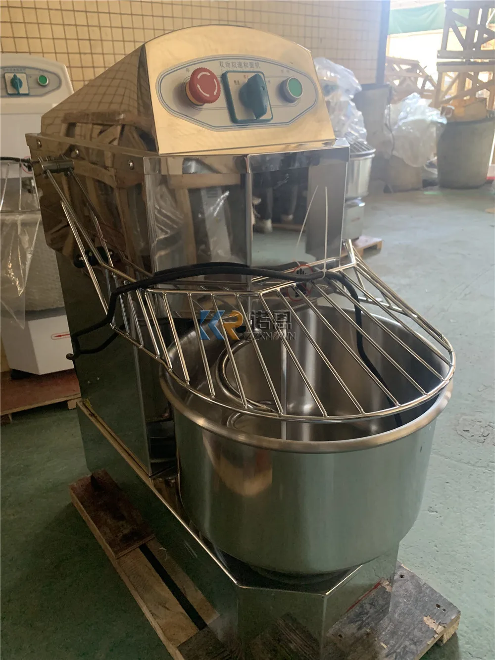 Double Speed Commercial Sprial Dough Mixer for Bakery Stainless Steel Electric Kitchen Dough Mixer Machine