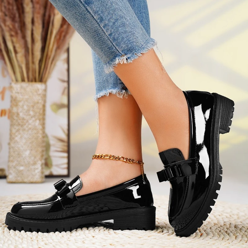 Luxury European and American Leather Shoes 2024 Autumn New Outdoor Leisure Fashion Lacquer Retro Versatile Women\'s Shoes Loafers