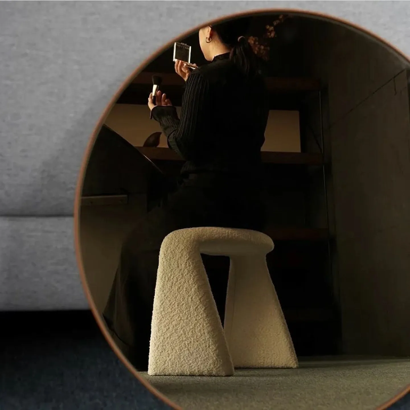 Master bedroom makeup stool light luxury high-end lamb wool cream wind dressing stool