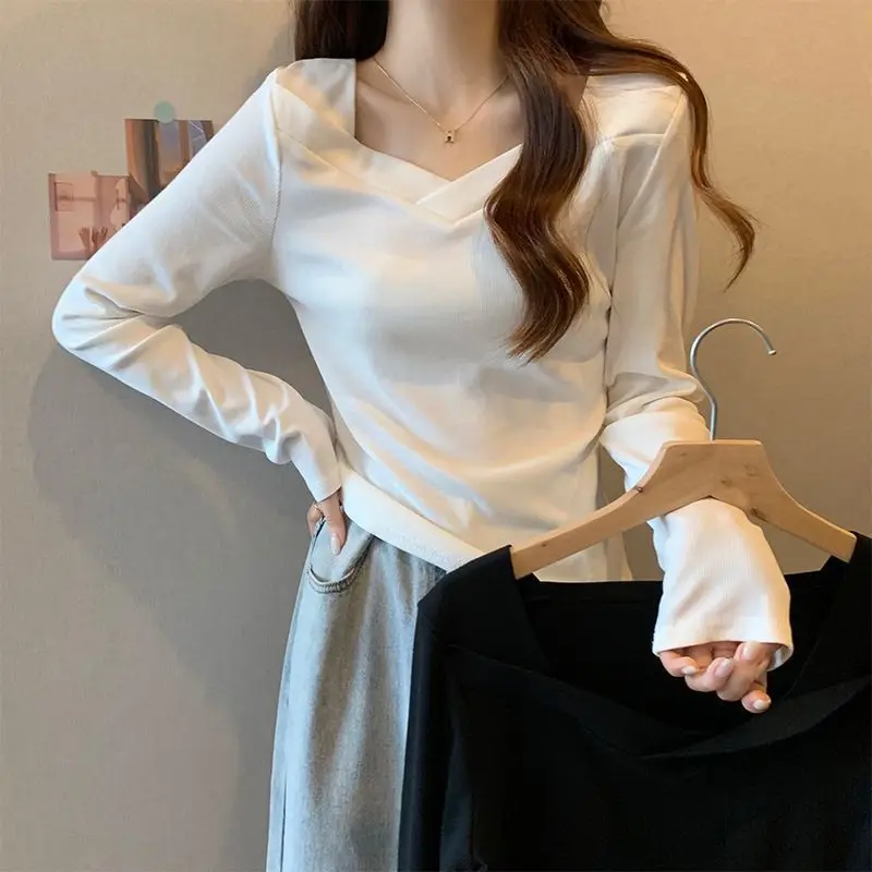

German Velvet V-Neck Base Shirt, New Autumn And Winter Design, Long Sleeved T-Shirt, Slim Fit Top, Worn Outside