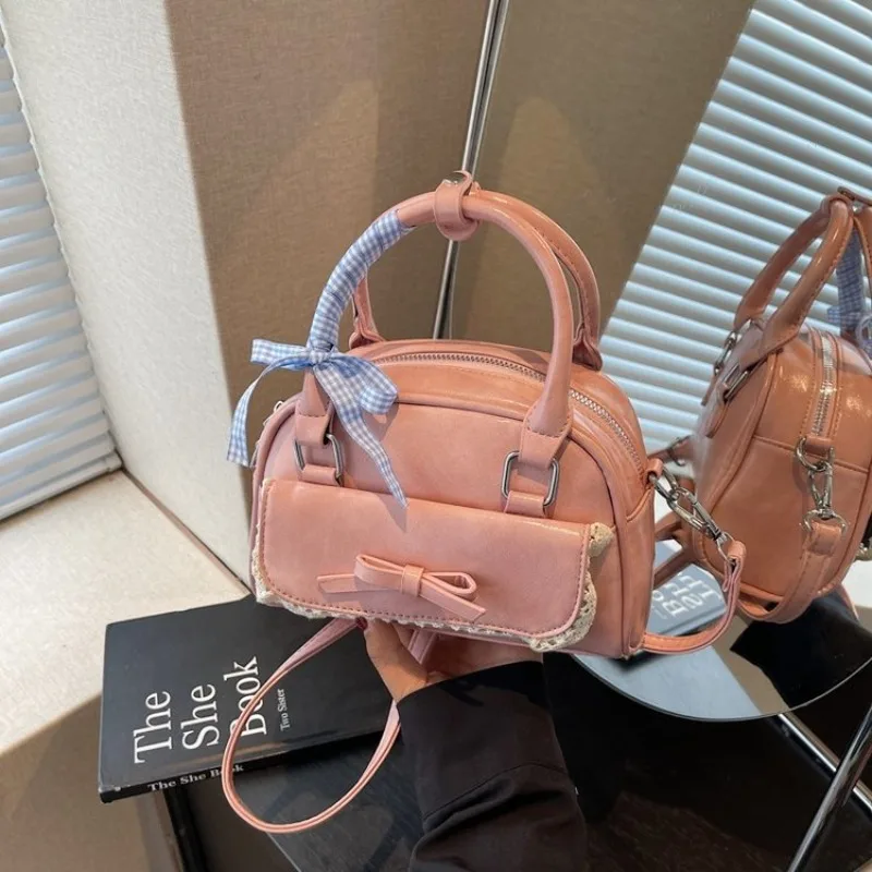 Ladies Tote Bag In Premium Leather Spacious And Durable Classic Elegant Design Famous Brand For Shopping Spree