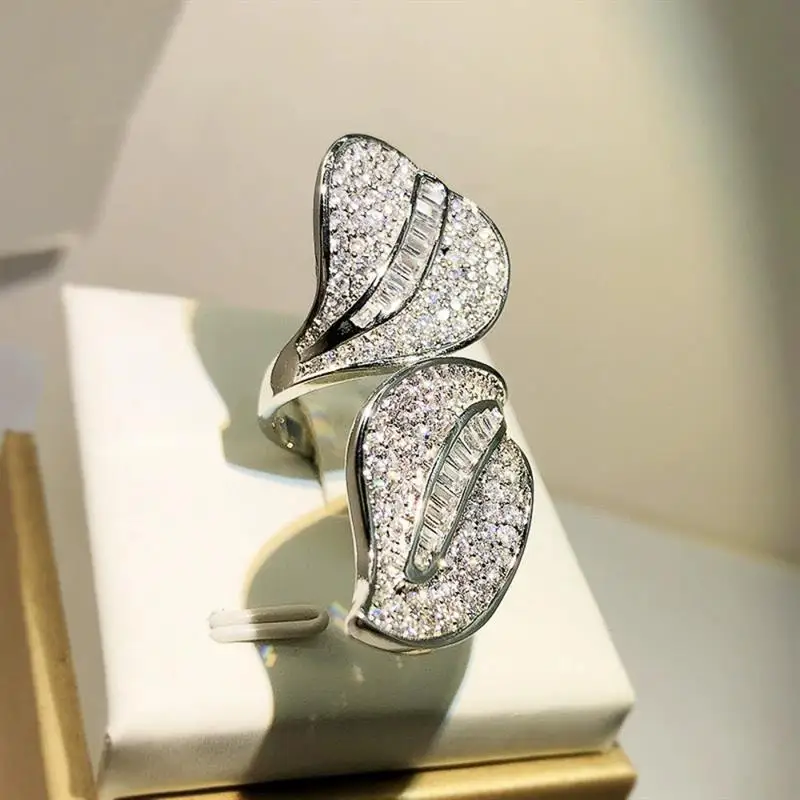Huitan Wunderschöner Damenring im frischen Stil, blattförmig, modisch, für Partys, Hochzeiten, elegante Accessoires, voll glänzender CZ-Schmuck, Geschenk