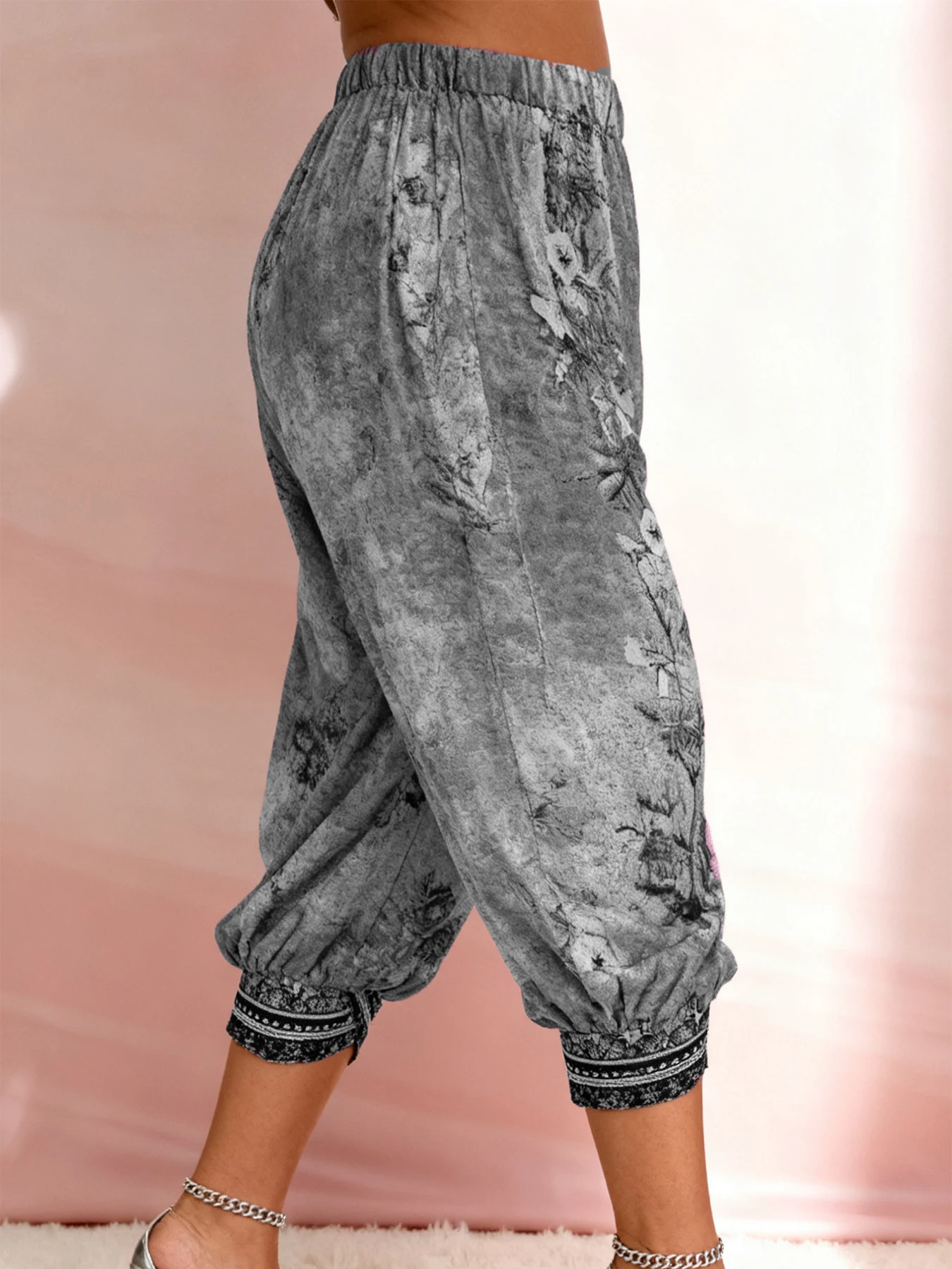 Retro Blended Floral Brushstroke Print Plus Size High Waist Wide Leg Capri Pants, Plush Breathable Comfort Stylish Casual All Season Outdoor Printed Trousers Diverse Color Range For Curvy Females image 3