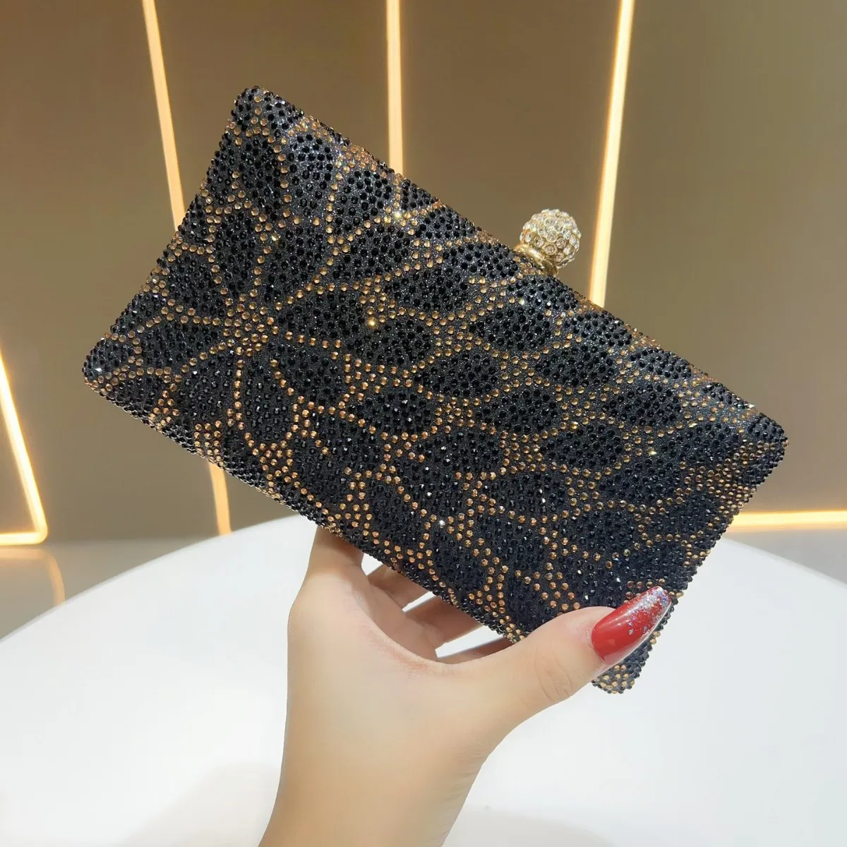 

Bloomsteps Women's Shiny Luxurious Rhinestone Evening Clutch Bag, Elegant Handbag, Light Luxury Full Rhinestone High-End Clutch