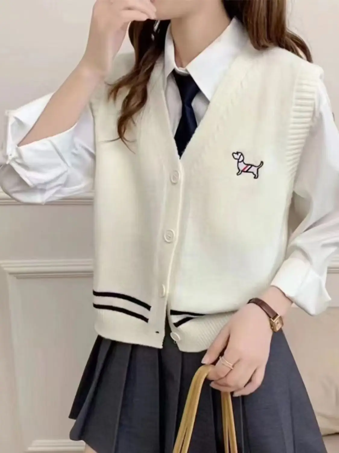 Puppy Embroidery Sleeveless V-neck Knit Cardigan Sweater Vest Women Golf Wear 2025 Autumn Preppy Style Sweet Waistcoat Knitwear