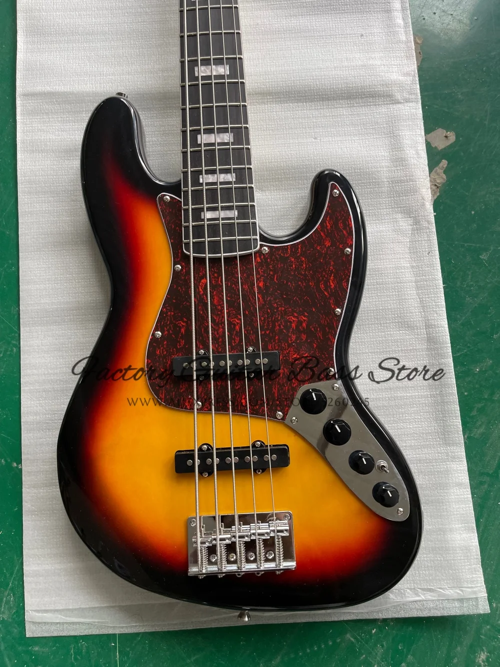 Custom 5 string sunset bass guitar fixed bridge, red tortoise shell guard plate solid wood body rosewood fingerboard