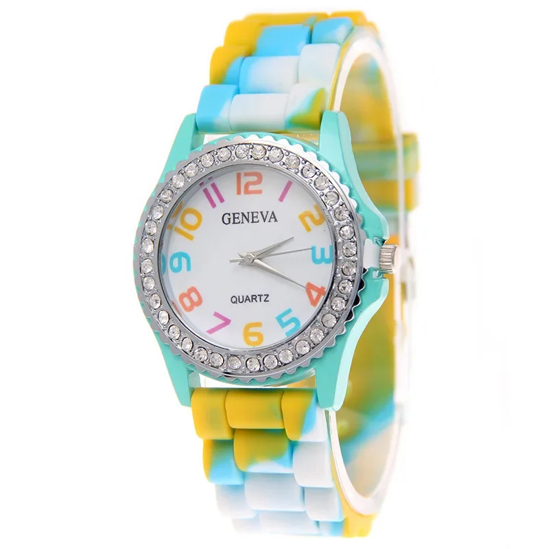 Neue Regenbogen Mode Frauen Uhren Luxus Camouflage Diamant Frauen Quarzuhr Mädchen Silikon Wasserdichte Kleid Uhr Weibliche Uhr