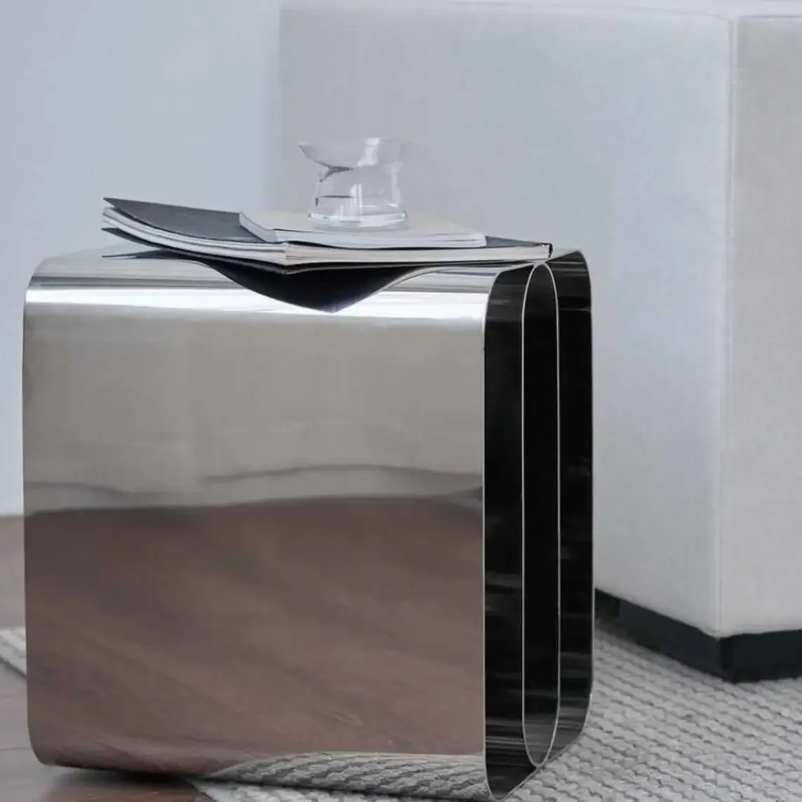 Small apartment minimalist small coffee table simple wabi-sabi wind corner ins light luxury sofa square table