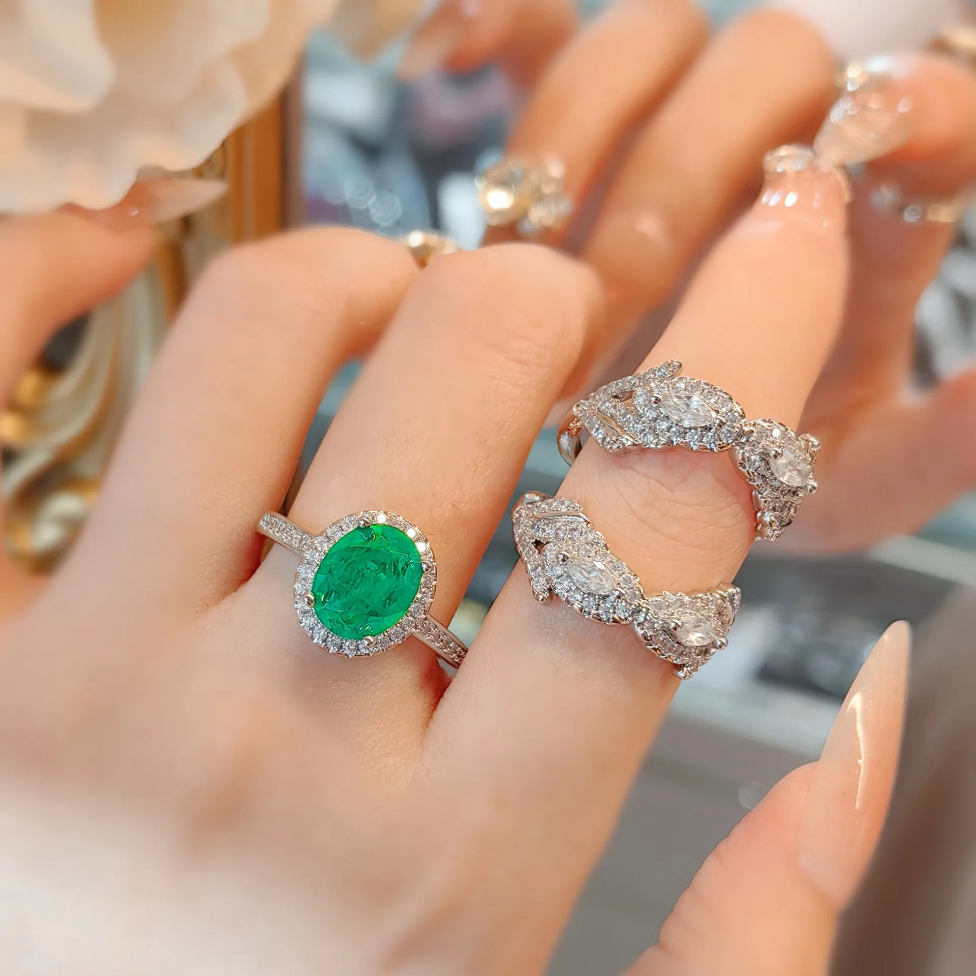 

2026 Dazzling Emerald/Red Corundum Rings For Women Delicate Silver Color Wedding Ring 2 Piece Sets Engagement Jewelry For Women