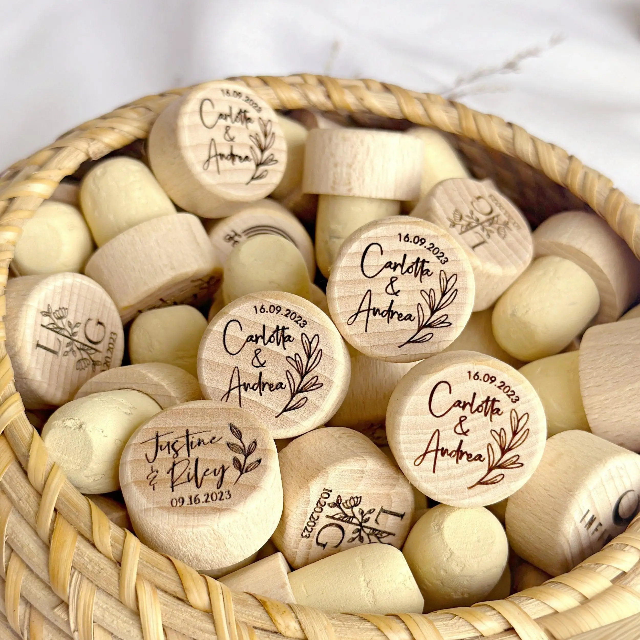 Custom 10/50/100 PCS Wooden Wine Stoppers, Personalized Engraved Bottle Cork Toppers Gift for Guests & Events, Bulk Wedding Favo