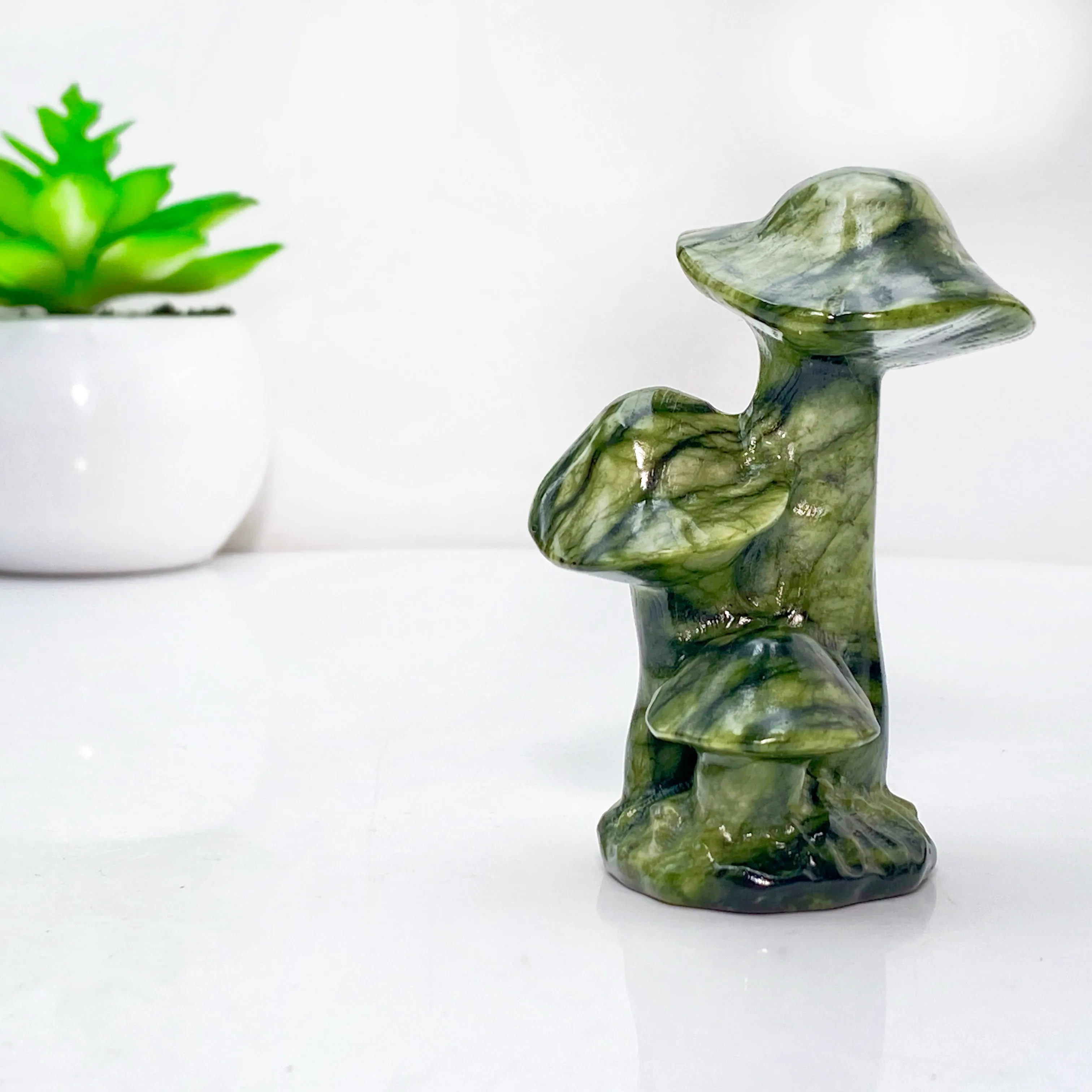 Random 1PC High Quality Xiuyan Stone Mushroom Decoration Natural Crystal Raw Stone, Birthday Gift, Scene Decoration.