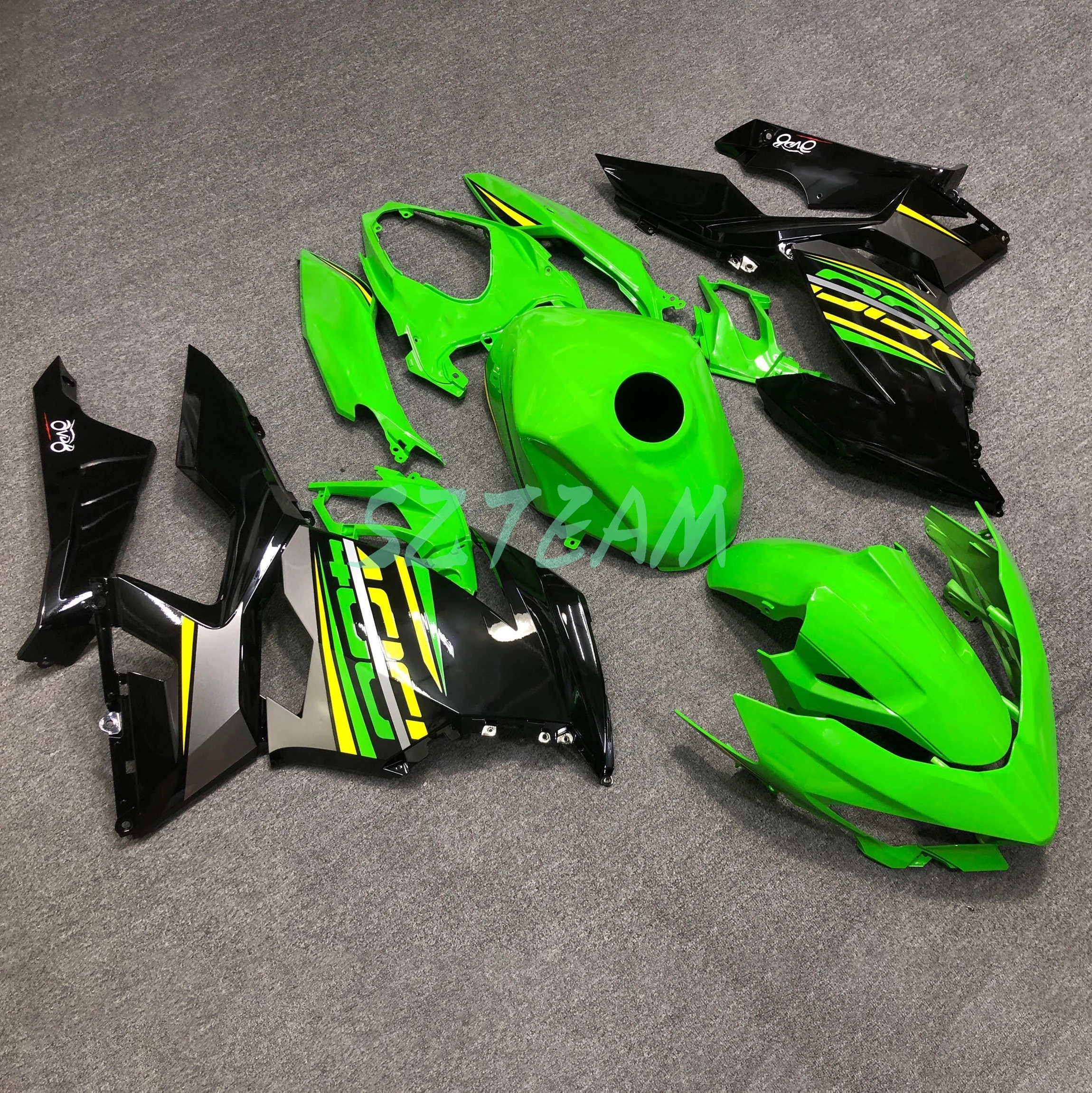 For Kawasaki 2018-2024 Ninja400 Fuel Tank Cover Motorbike Fairing Kit 20-24 EX400R Color-Matched Motorcycle Panel Parts Fairings