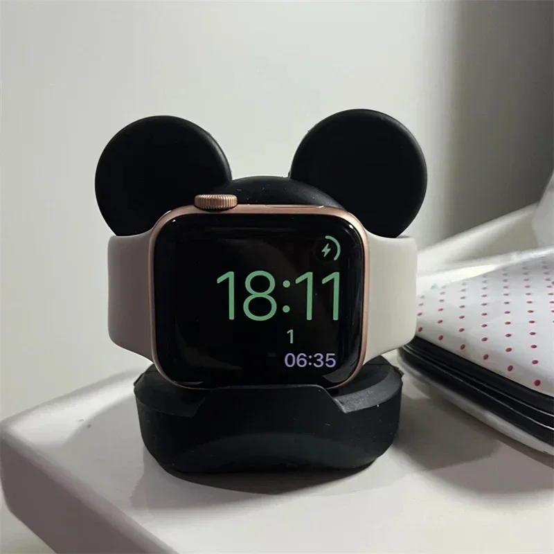 Desktop stand for Apple Watch Series 9 8 7 6 SE 5 and 4 iWatch silicone charger 45mm 44mm 42mm 41mm 40mm Watch charging stand