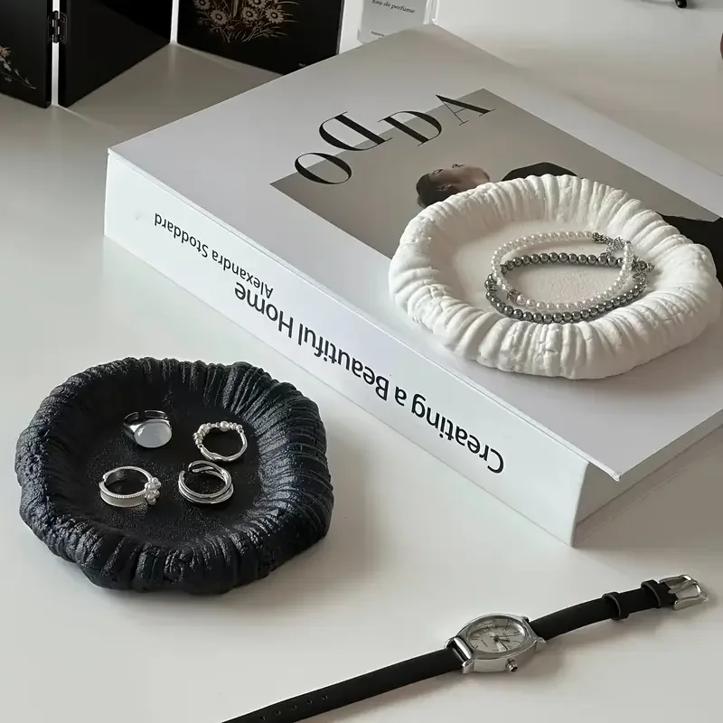 

Simple Creative Irregular Ceramic Jewelry Storage Tray Jewelry Earrings Display Desktop Accessories Give Friends Birthday Gifts