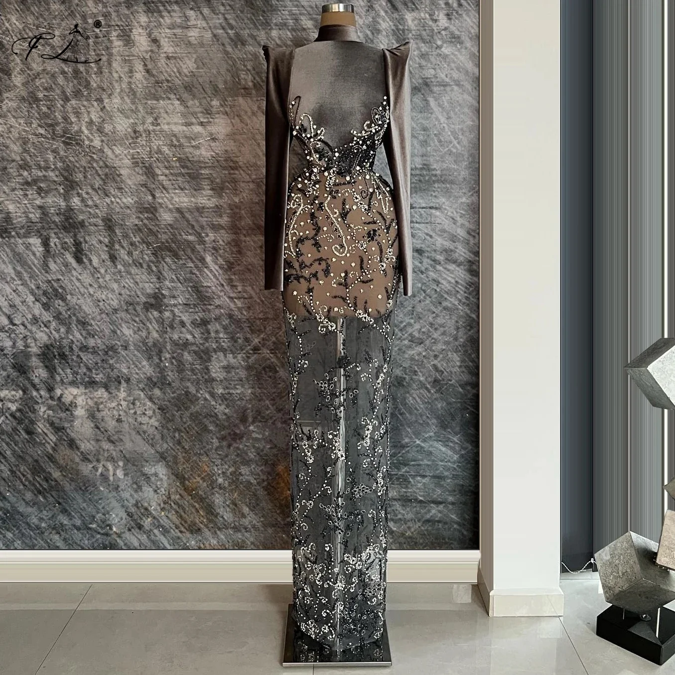 

Elegant Party Dresses Velvet Tulle Fishtail High neck long-sleeved evening gown embellished with rhinestones formal occasion