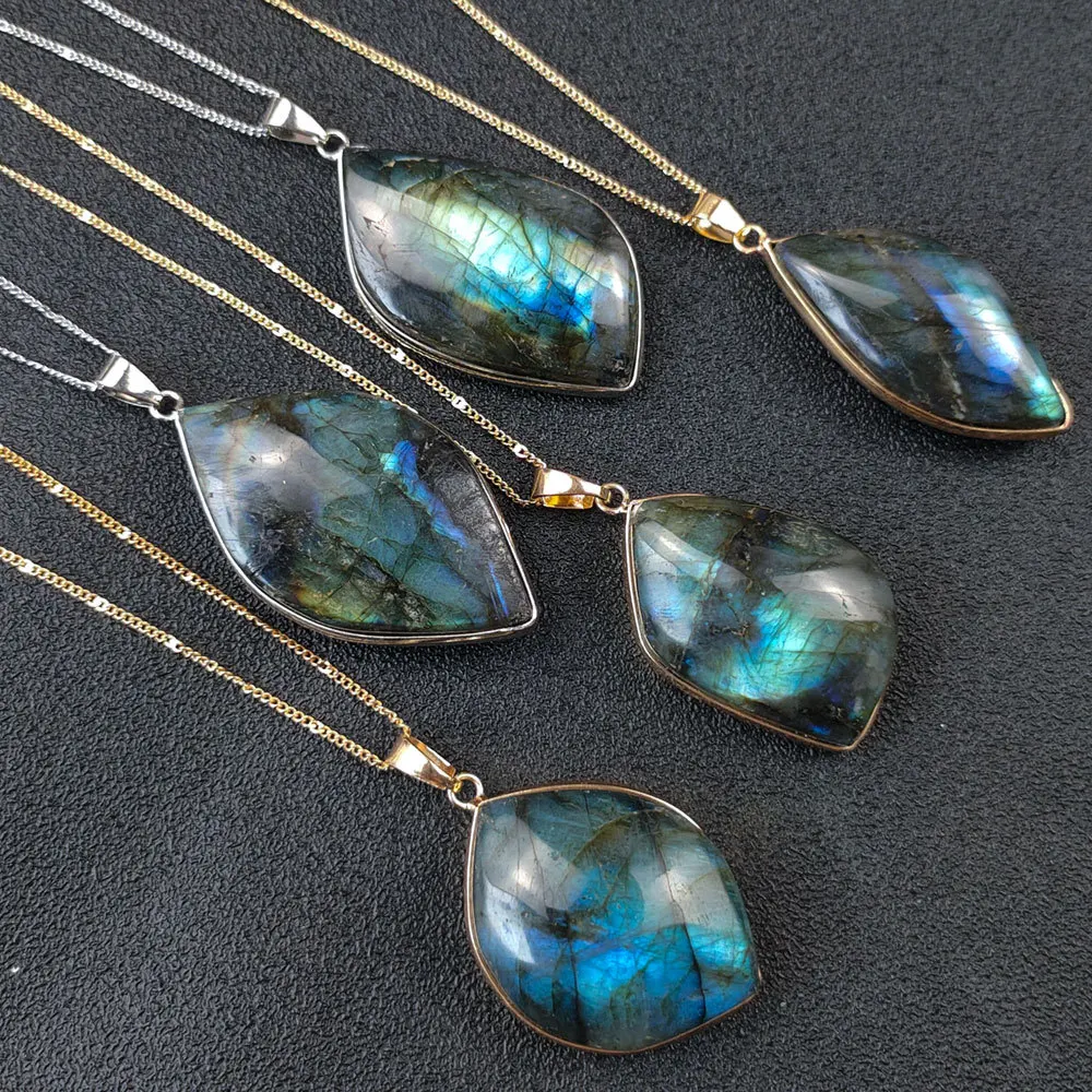 Irregular Crystal Labradorite Pendant Necklace Natural Healing Energy Moonstone Sunstone Divination Spiritual Meditation Jewelry