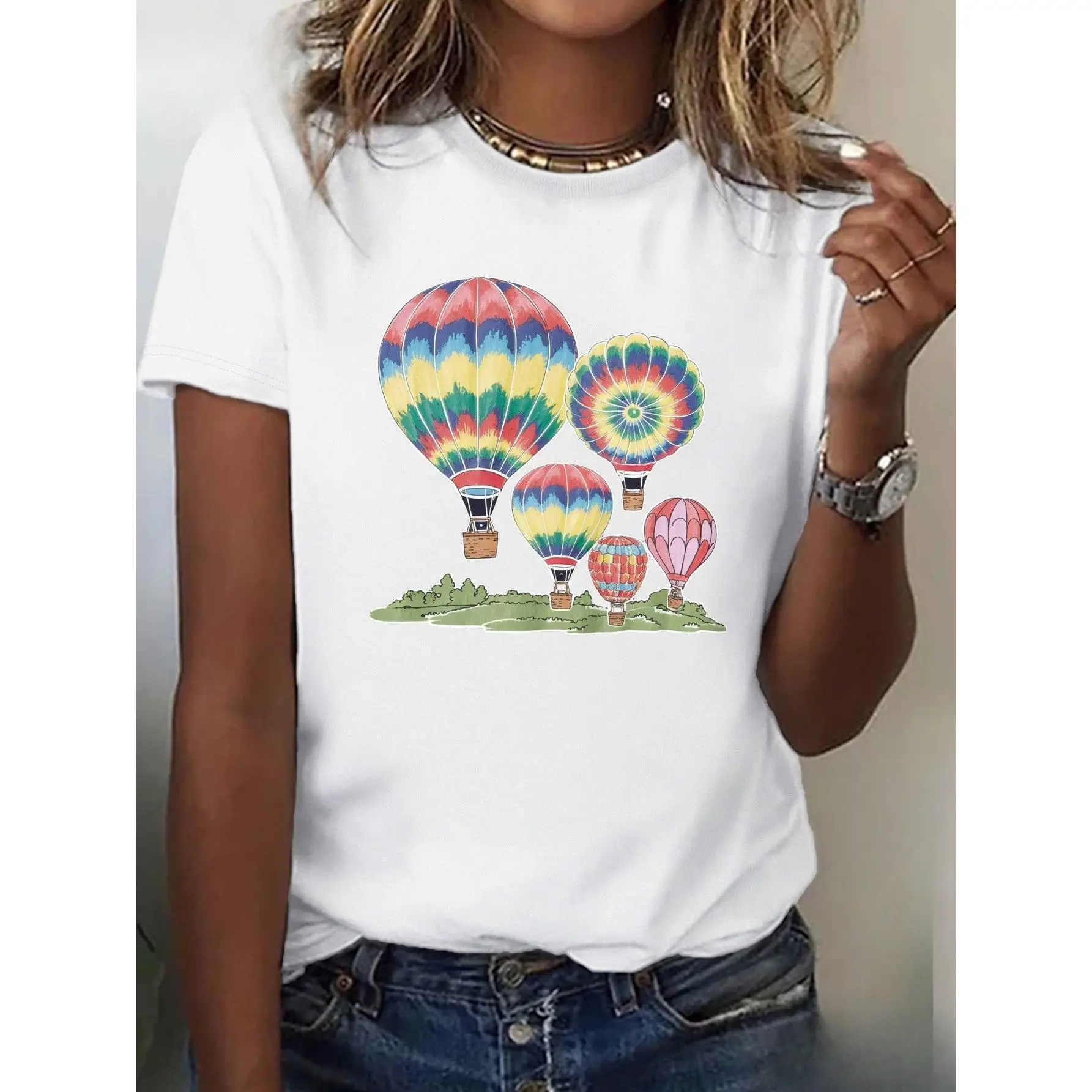 

Women's Hot Air Balloon Graphic T-Shirt, Adventure Travel Summer Top, Casual Aesthetic Crewneck Tee