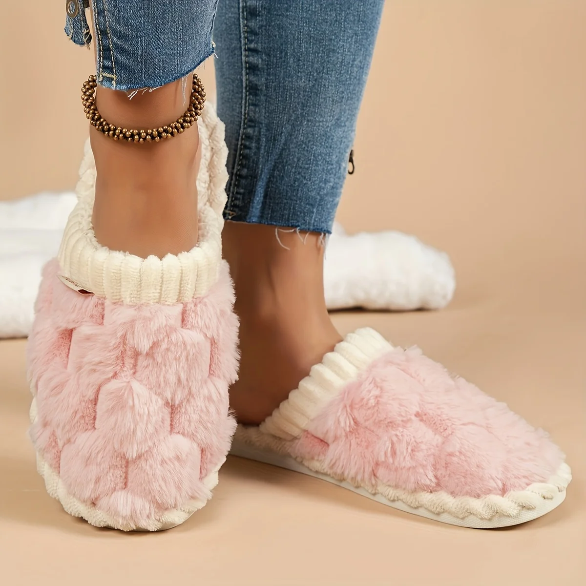 Women'S Plush Fuzzy Checkered Slippers Casual Slip-On Indoor House Shoes with Soft Fabric Lining Comfortable PVC Sole All-Season