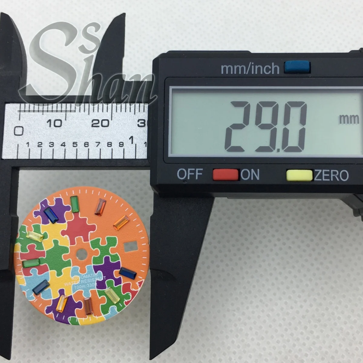 O mostrador do relógio quebra-cabeça de 29mm é equipado com movimento automático NH35 NH36 índice de diamante acessórios de relógio luminoso verde