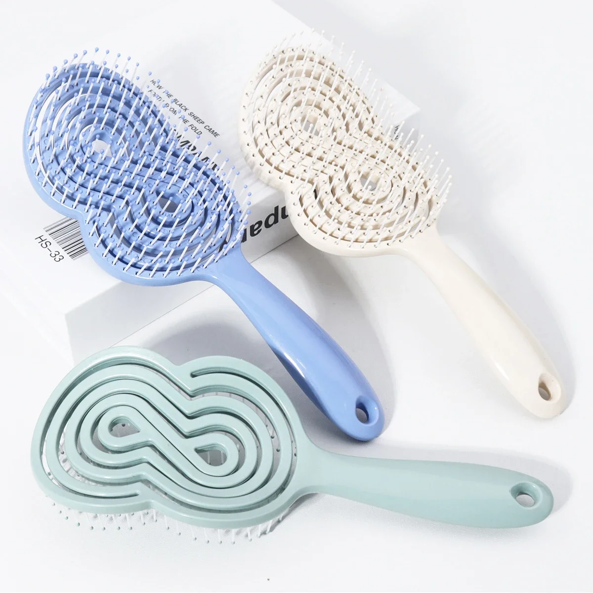 1 Piece of Advanced Hollow Comb Hair Brush - Anti-Static, Hollow Design Easy to Comb Hair, Special for Real Hair Wigs