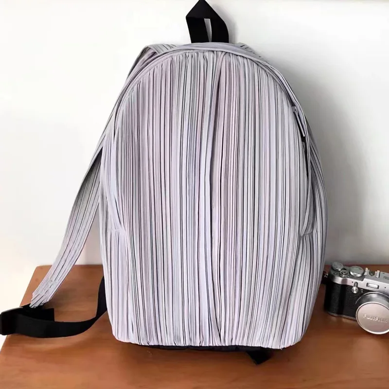 GVUW Versatile Pleated Backpacks For Women Casual Adjustable Solid Color Outdoors Casual Vacation Bags Fashion 2024 New 32C1132