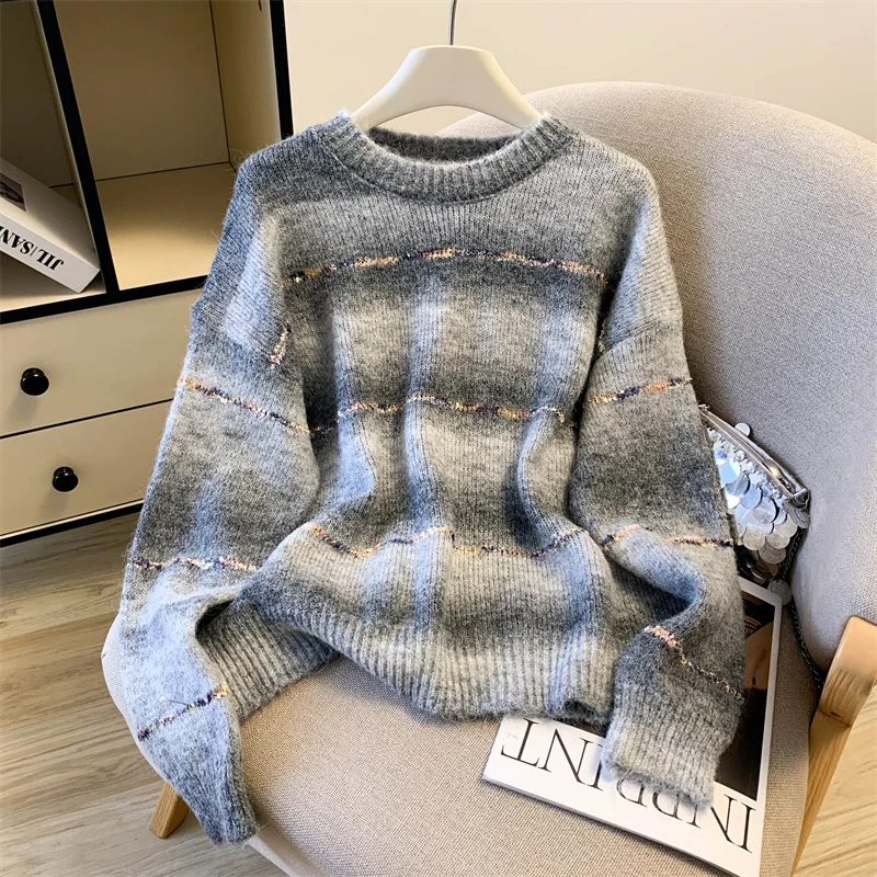 

New Round Neck Gradient Color Pullover Sweater for Winter 2025, Loose Fit, Women's Knitted Sweater for Outerwear