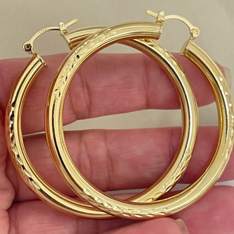 Vintage Simple Leaf Pattern Designed Golden Plated Hoop Earrings for Women's Elegant Banquet Daily Versatile Jewelry Accessories