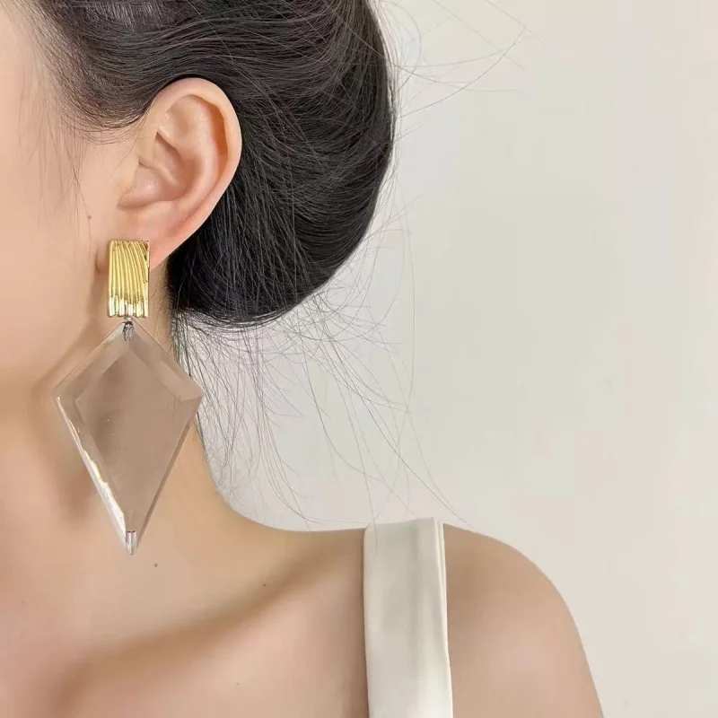 

2026 New Clear Diamond Acrylic Earrings, Gold Metal Striped Geometric Dangle Earrings, Fashion exaggerated Earring for Girls