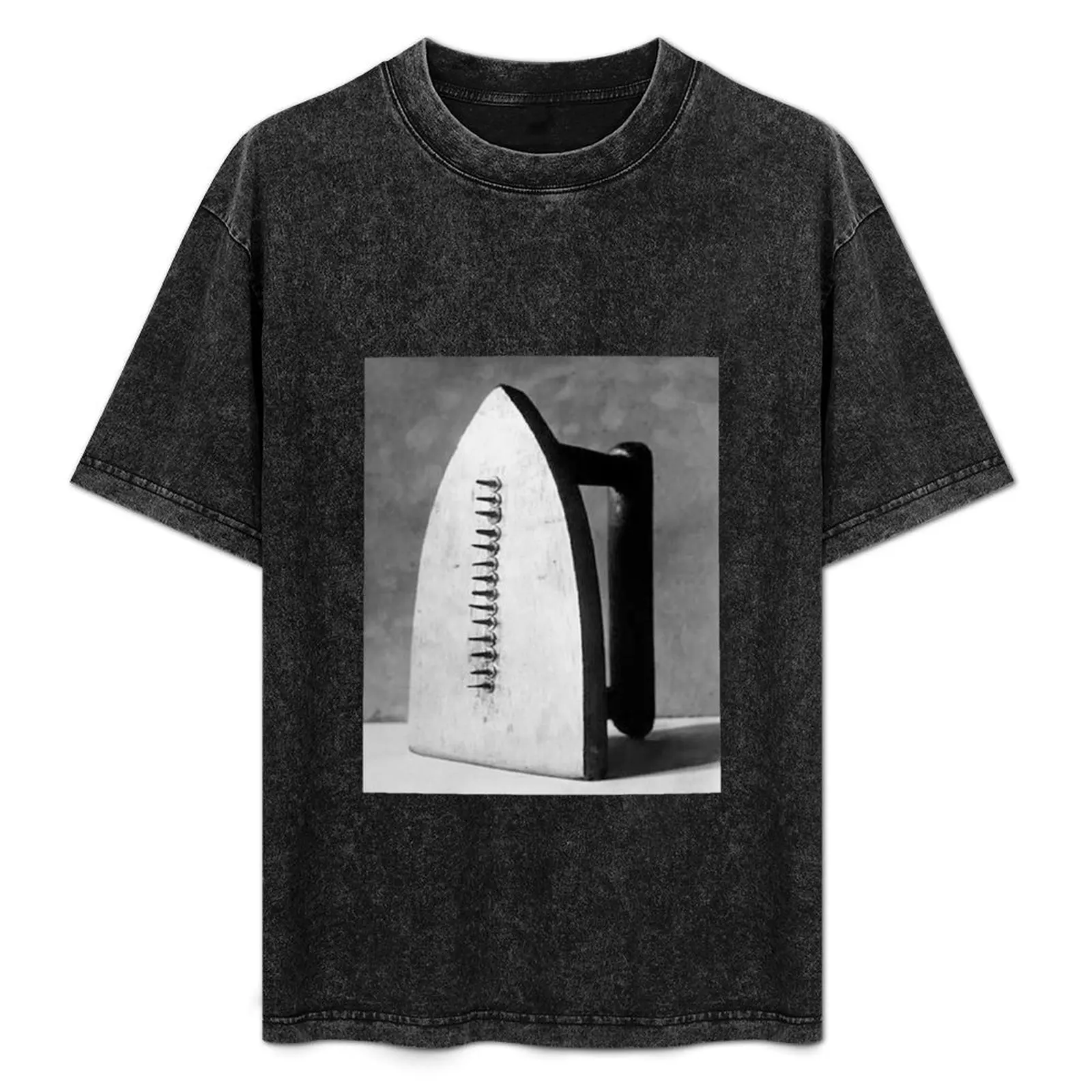 Dada Man Ray Cadeau Iron T-Shirt Classic Crew Neck Cotton T-Shirt