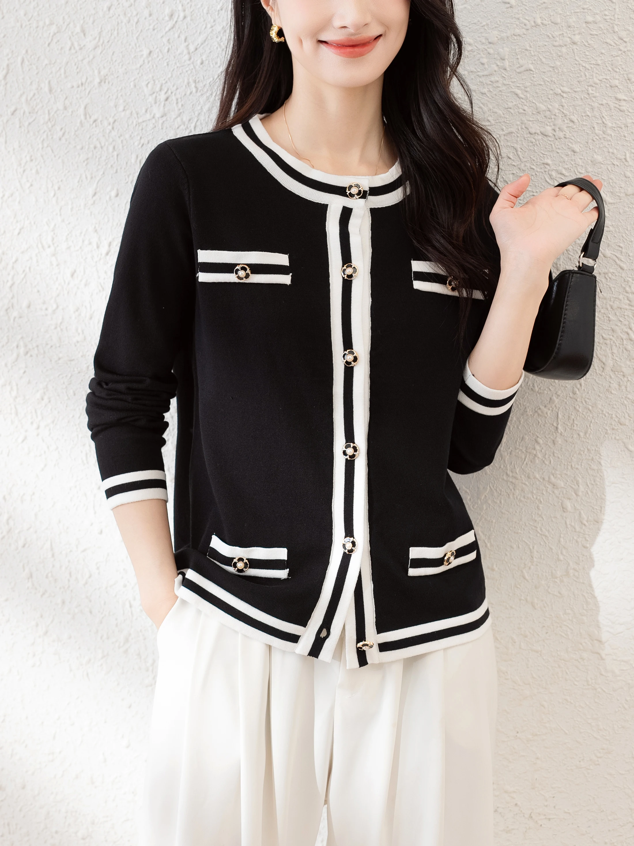 2024 Spring and Autumn New Contrast Stripe Knitted Cardigan Women\'s Casual Round Neck Short Top Coat Women\'s 4386