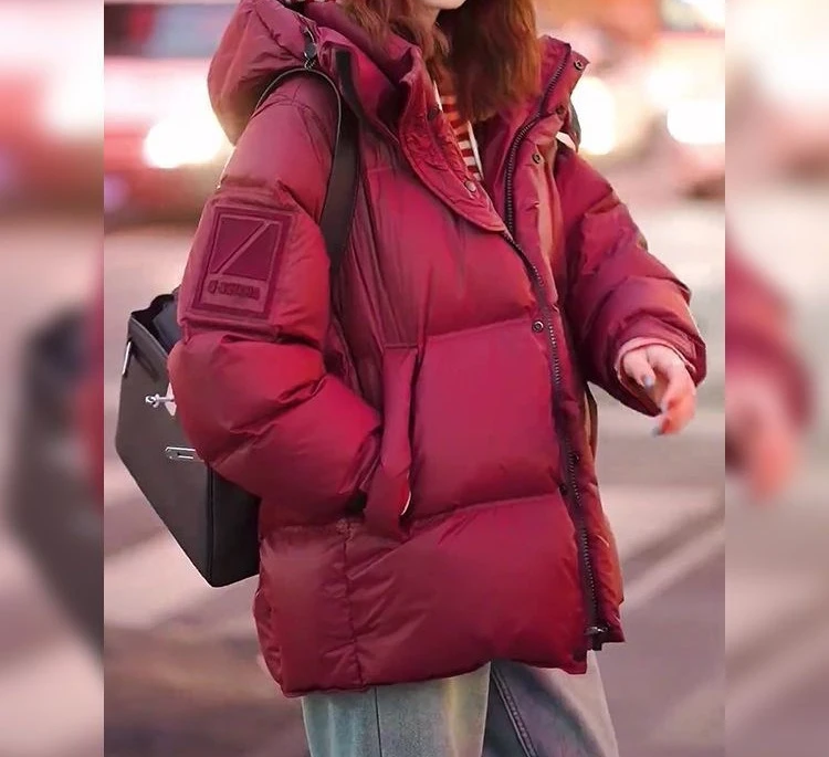 Rote, mit Baumwolle gepolsterte Damen-Winterjacke 2025, neue modische Brotjacke