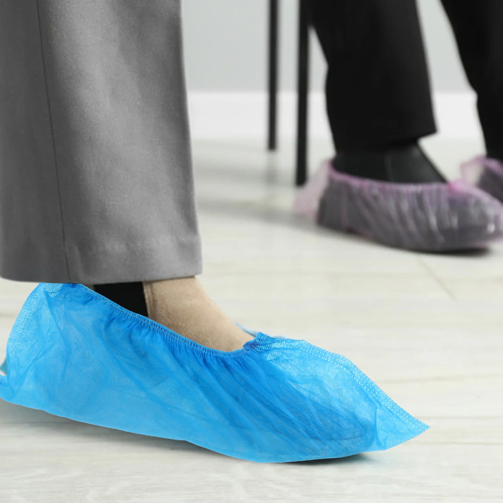 

100pcs Thickened Shoe Covers Disposable Non-Woven Foot Protectors Indoor Home Boot Cover for Kids Adults Floor