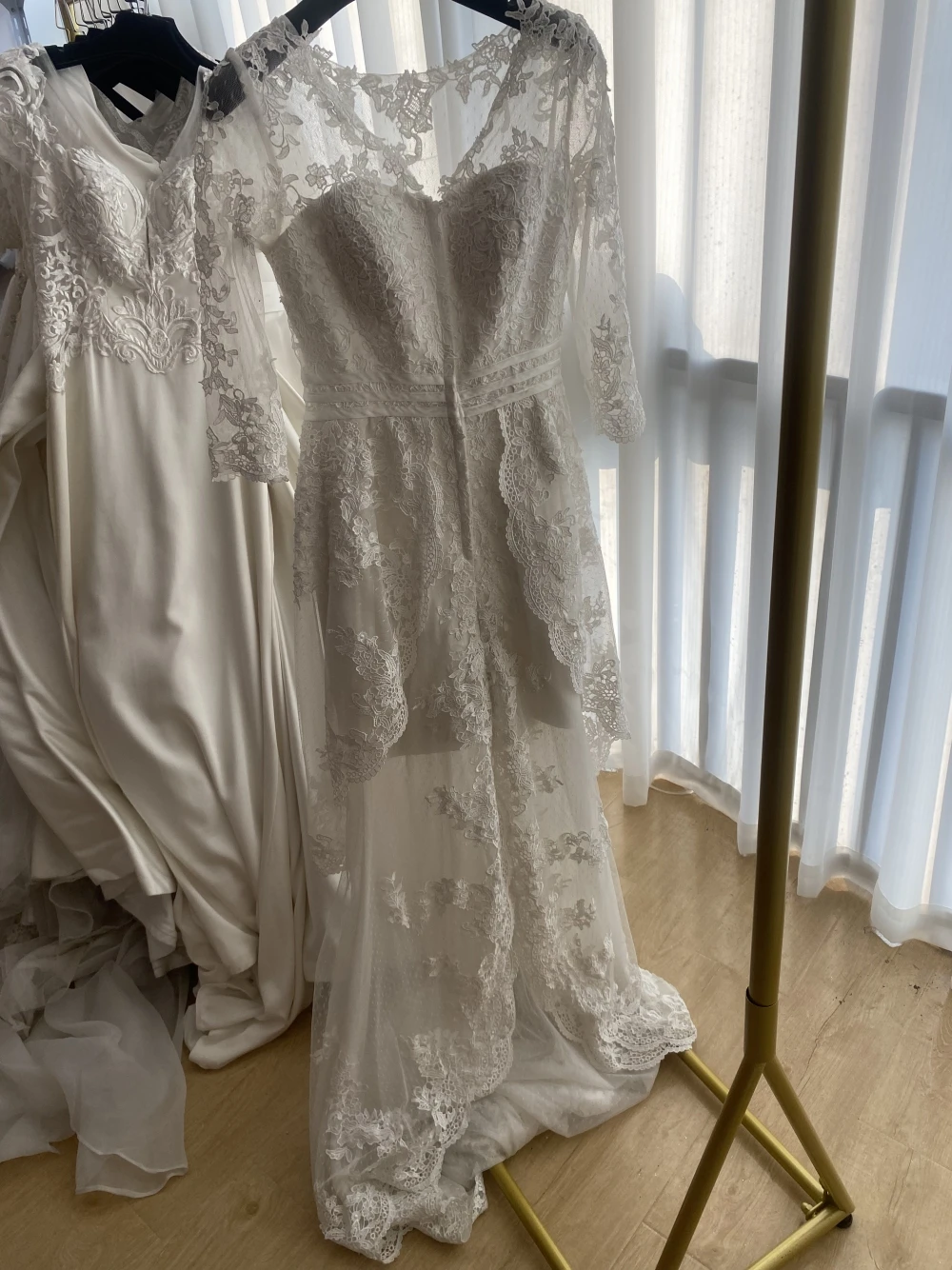 Cloverbridal Waardig Hoge Kwaliteit Kant V Halslijn Bruiden Trouwjurken 100Cm Trein Illusie Lange Mouwen فساتين طويلة Zd05