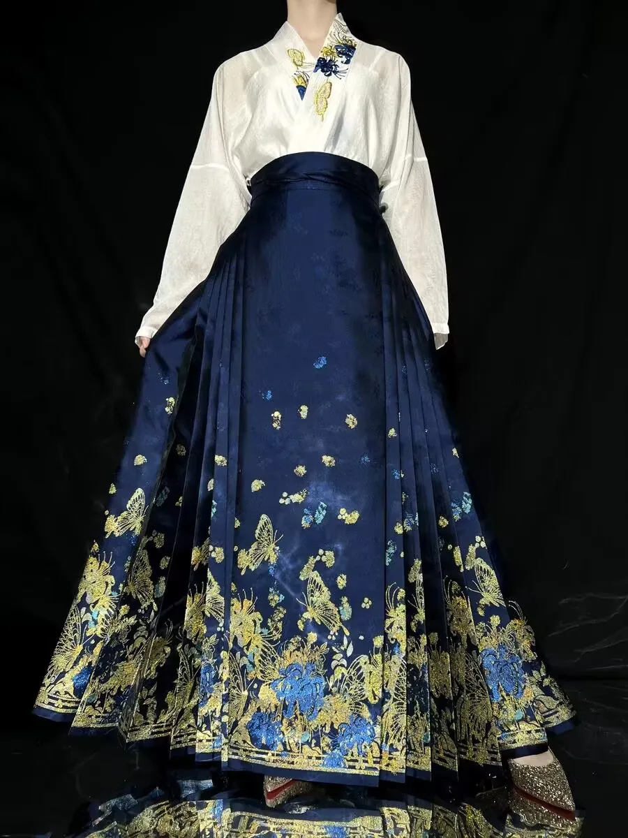 

Ming Dynasty Hanfu Horse Face Skirt Women Chinese New Year Costume Embroidery Weaving Gold Red Blue Black Hanfu Pleats Skirt