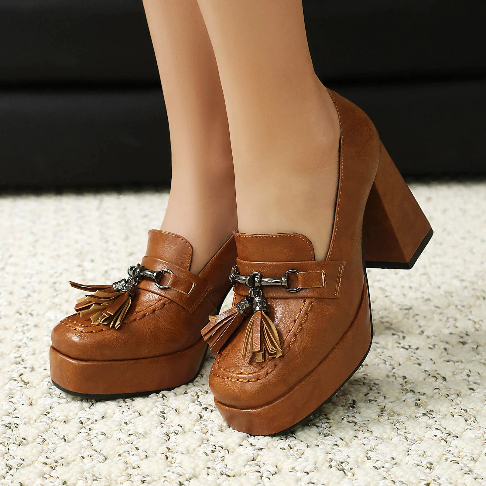 2026 Spring and Autumn Sexy Thick Bottom Slope Follow Shoes with Tassel Metal Decoration Fashion Women's High Heels