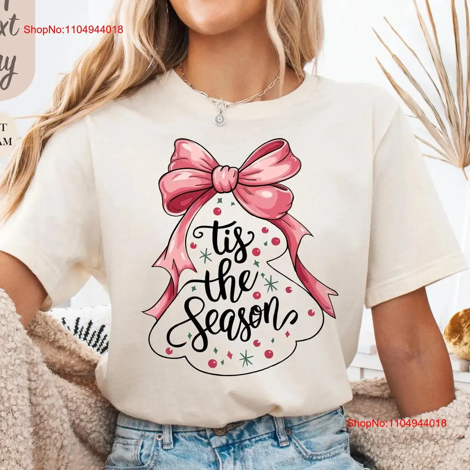 

Рождественская футболка Tis The Season, елочный торт, кокетка с бантом для женщин, винтажная стильная стильная удобная мужская универсальная уличная одежда
