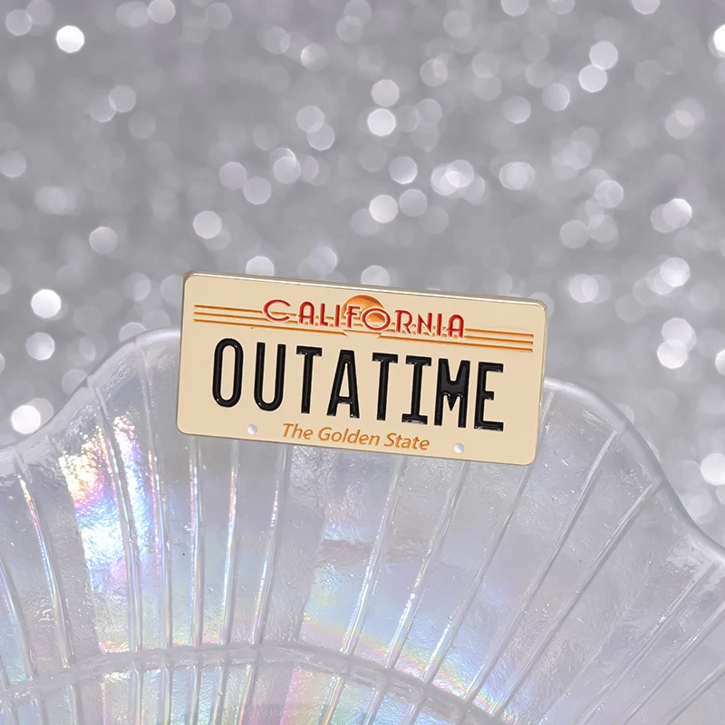 Film- und TV-Nummernschild-Emaille-Pins, lustige Popkultur-Broschen, New York, Kalifornien, Texas, Abzeichen, Schmuck, Geschenk für Filmfans – Detail 6