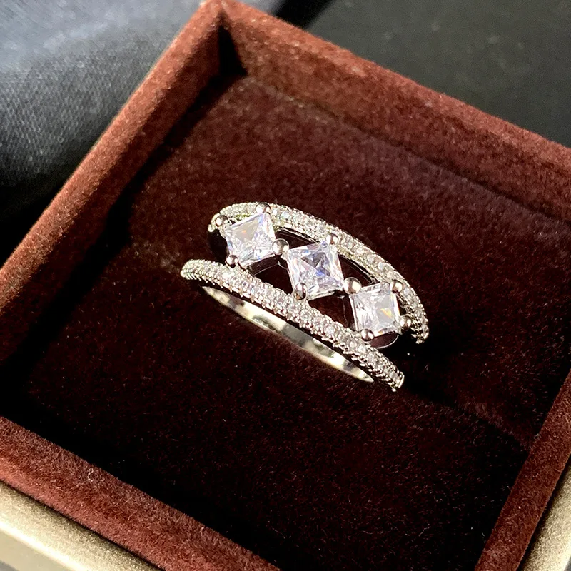 

Модное кольцо из серебра 925 пробы с цирконом, темпераментное женское кольцо, подарок на день Святого Валентина, свадебный ужин, прием