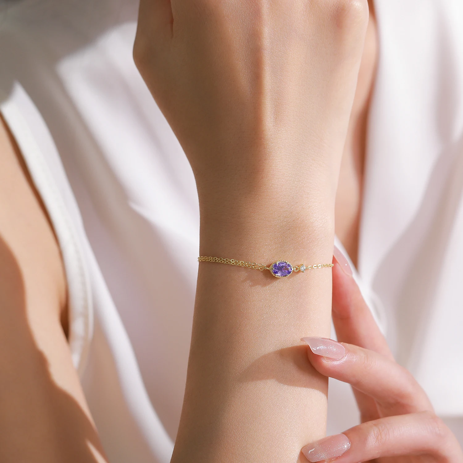 

Браслет из серебра 925 пробы с фиолетовым овальным цирконием и золотым покрытием для женщин, модный дизайн, роскошный свадебный браслет.