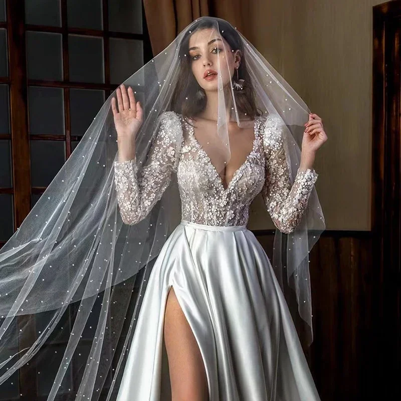 Elegante linha a renda decalque vestido de casamento feminino sexy profundo decote em v divisão praia auditorium vestido de noiva vestidos de novia personalizado