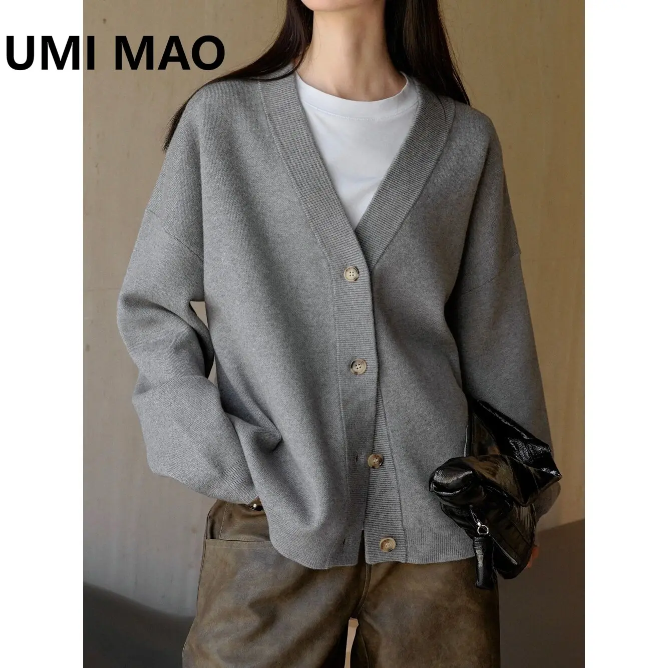 

UMI MAO Lazy V-neck Sweater Cardigan New Korean Version Casual Loose Soft Glutinous Casual Slim Commuter Knitted Coat