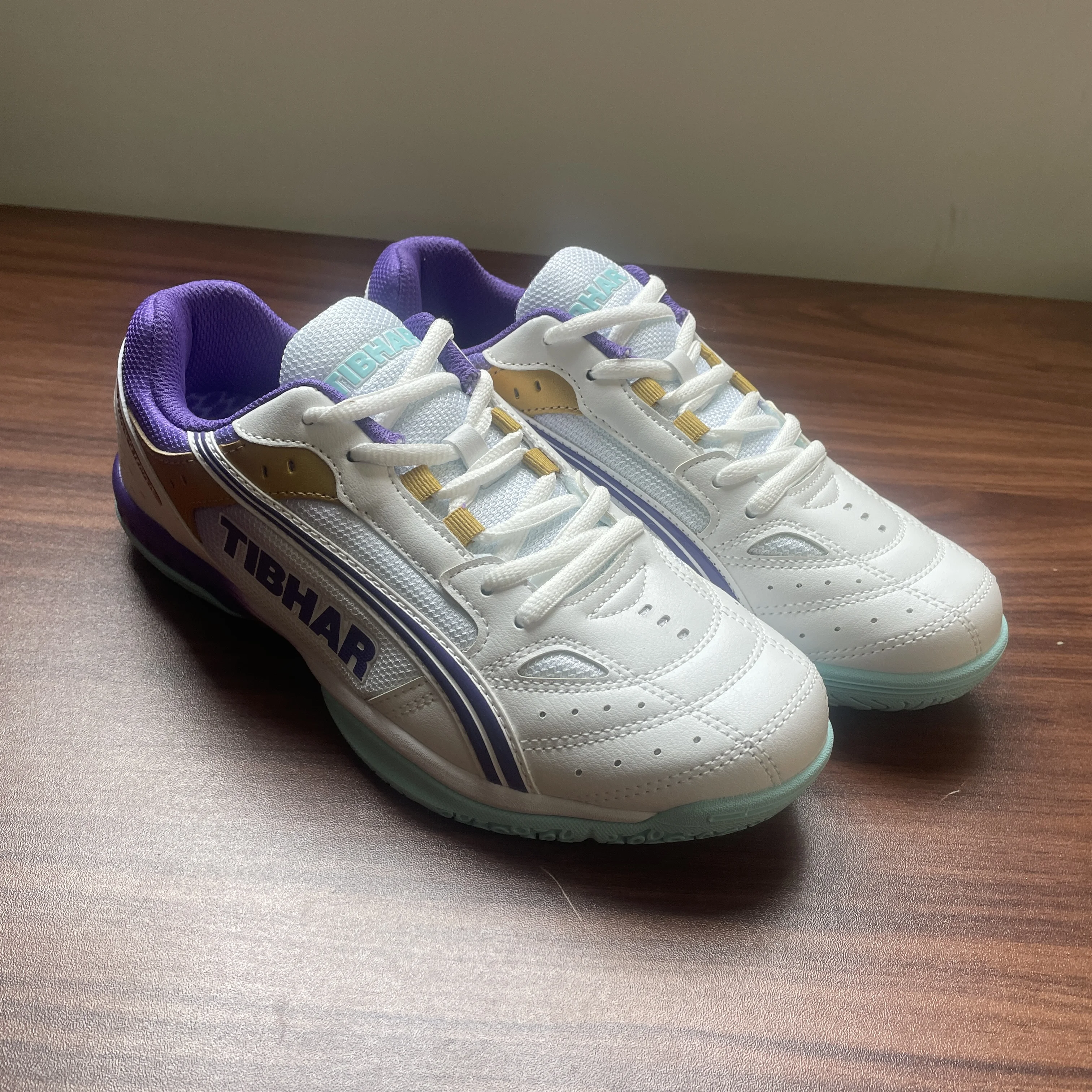 

Summer 2025 Hot Badminton Shoes Breathable Soft Bottom Mesh Running Shoes Lightweight Casual Sneakers Mens