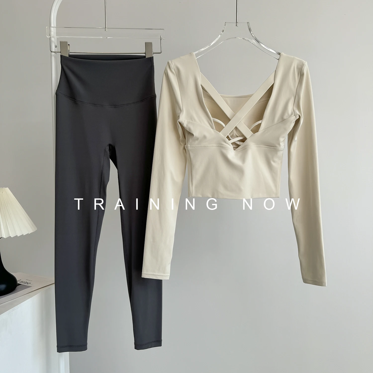 

Sports suit for women in autumn high-end Pilates training running quick-drying clothing professional fitness slimming and