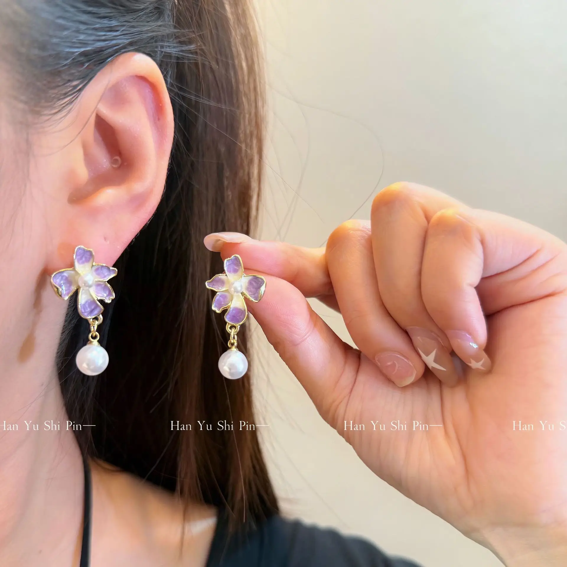 Original oil painting wind dream gradual change purple flower earrings French fashion enamel dripping oil geometric pearl stud e