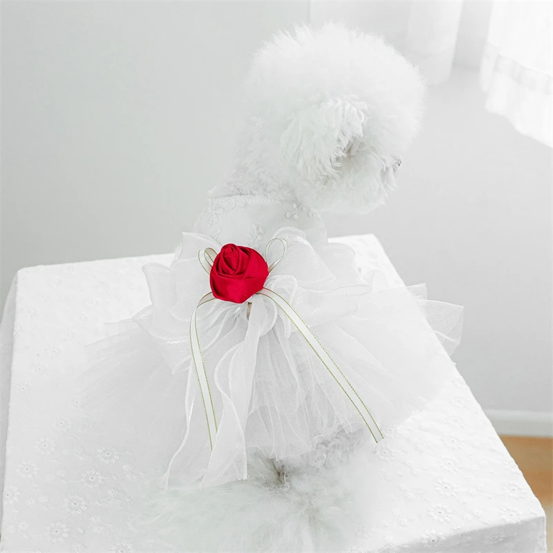 Romantic Corolla Wedding Dress for Female Puppy Spring Summer White Veil York Dog Clothing Fancy Red Rose Decorate Cats Skirt